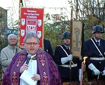 volkstrauertag_2011_pfarrer